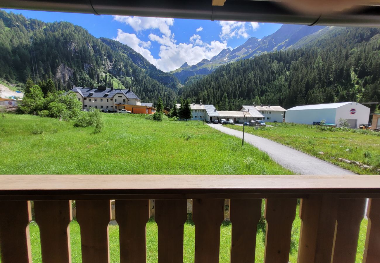 Chalet in Uttendorf - Lodge kleiner Bär 191 im Tauerndorf Enzingerboden