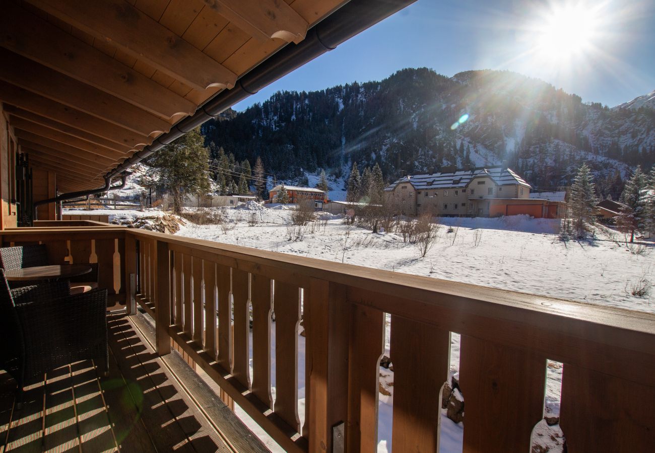 Chalet in Uttendorf - Lodge kleiner Bär 191 im Tauerndorf Enzingerboden