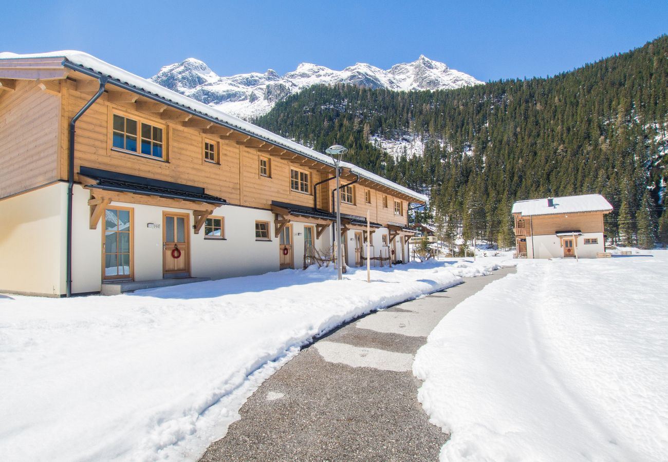 Chalet in Uttendorf - Lodge Enzian 194 im Tauerndorf Enzingerboden