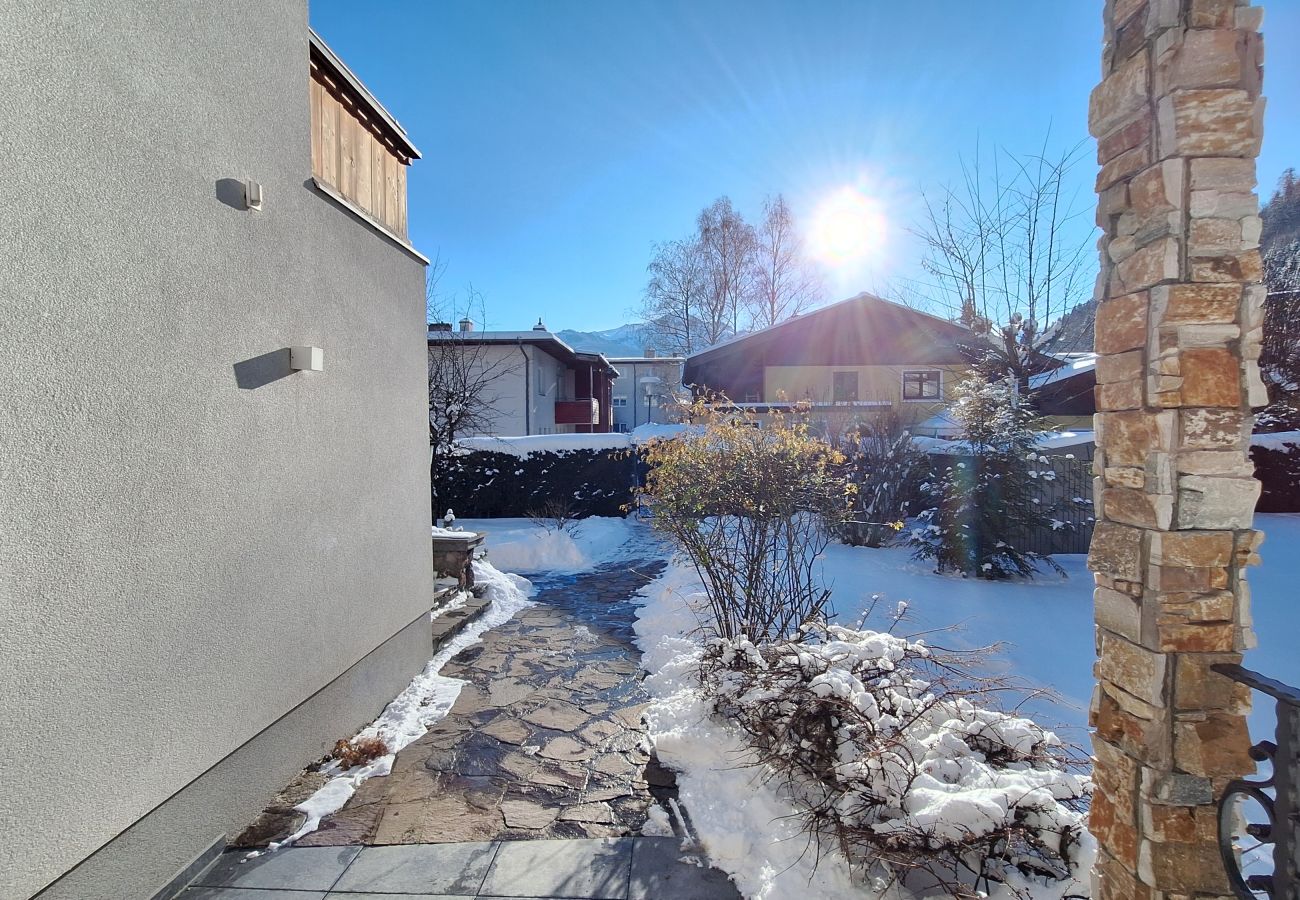 Apartment in Zell am See - Panorama App 2A am See, für max.4,free WIFI