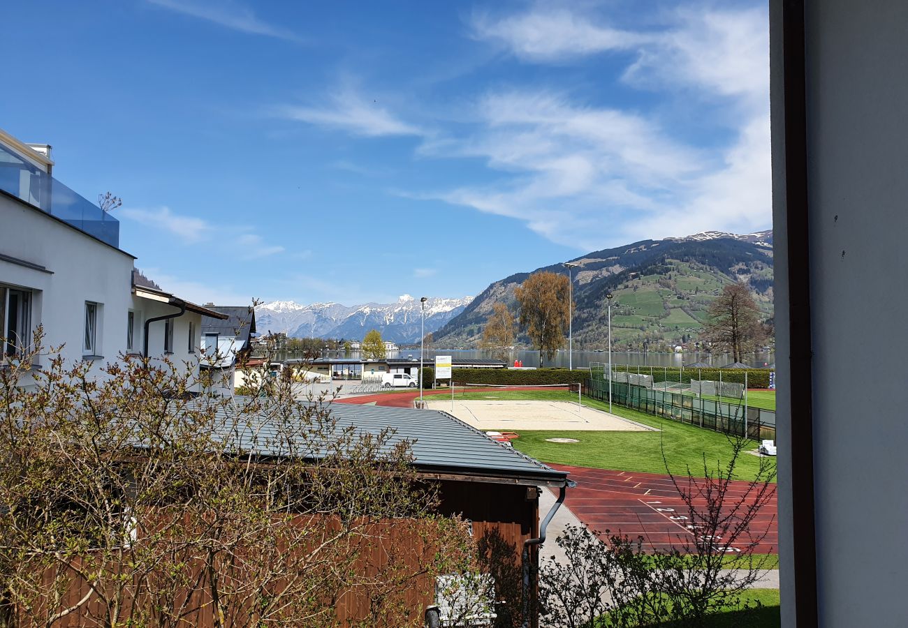 Apartment in Zell am See - Panorama App 2C am See, für 2-4,free WIFI
