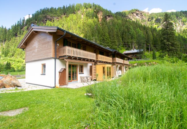 freistehendes Haus in Uttendorf - Lodge kleiner Bär 191 im Tauerndorf Enzingerboden