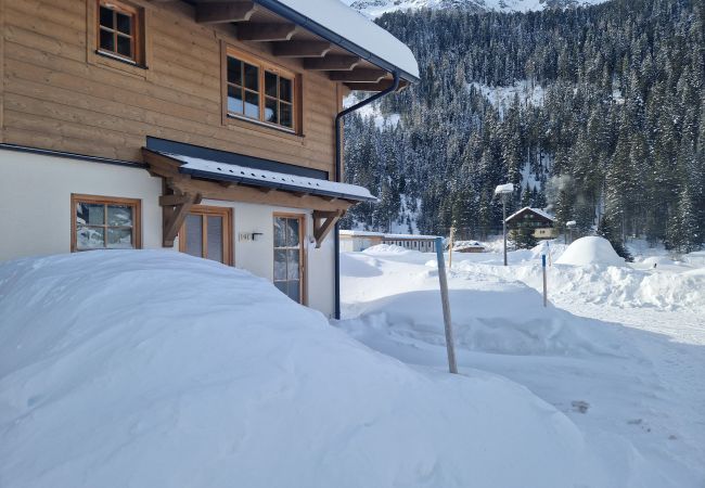 Chalet in Uttendorf - Lodge kleiner Bär 191 im Tauerndorf Enzingerboden