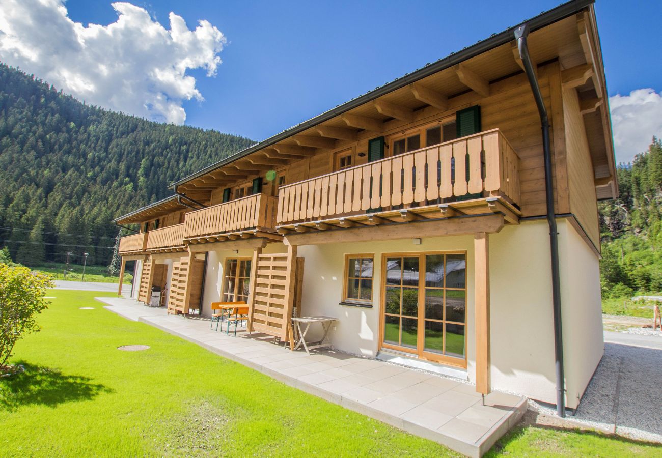 Chalet in Uttendorf - Lodge kleiner Bär 191 im Tauerndorf Enzingerboden