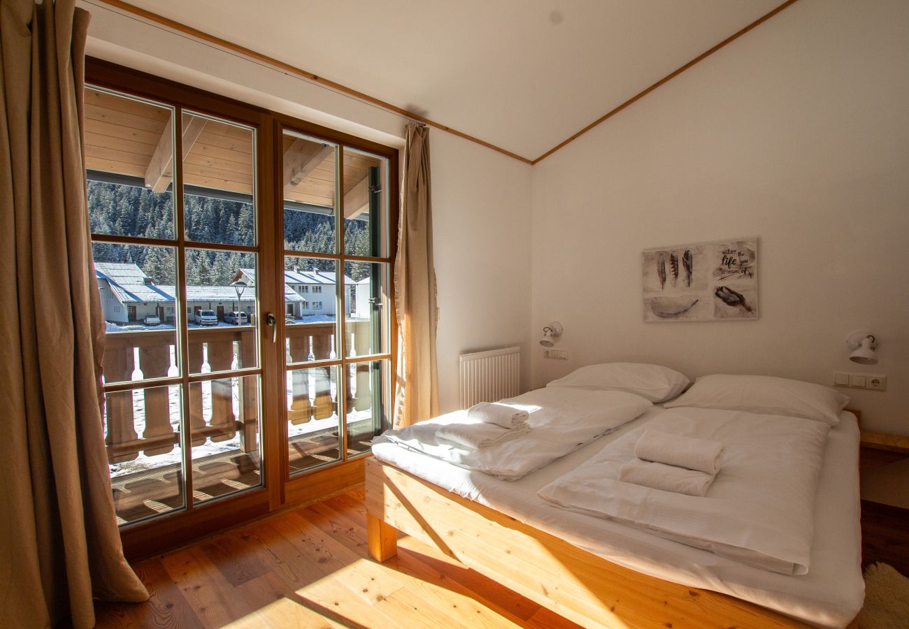 Chalet in Uttendorf - Lodge kleiner Bär 191 im Tauerndorf Enzingerboden