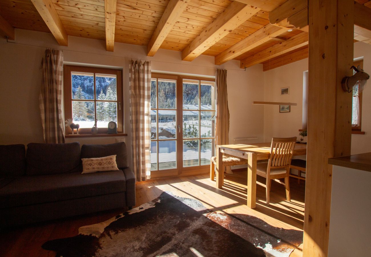 Chalet in Uttendorf - Lodge kleiner Bär 191 im Tauerndorf Enzingerboden