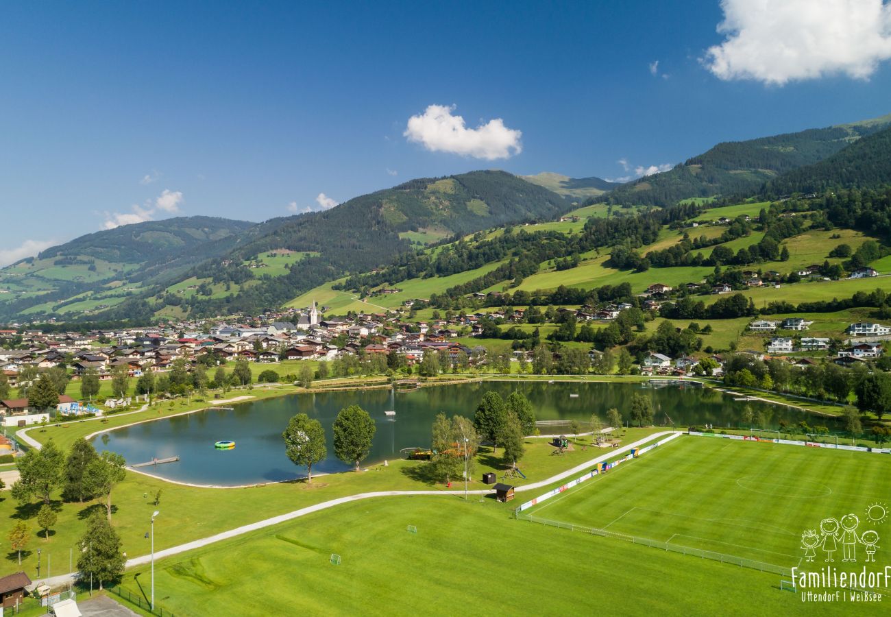 Chalet in Uttendorf - Lodge Seeblick 161 im Tauerndorf Enzingerboden