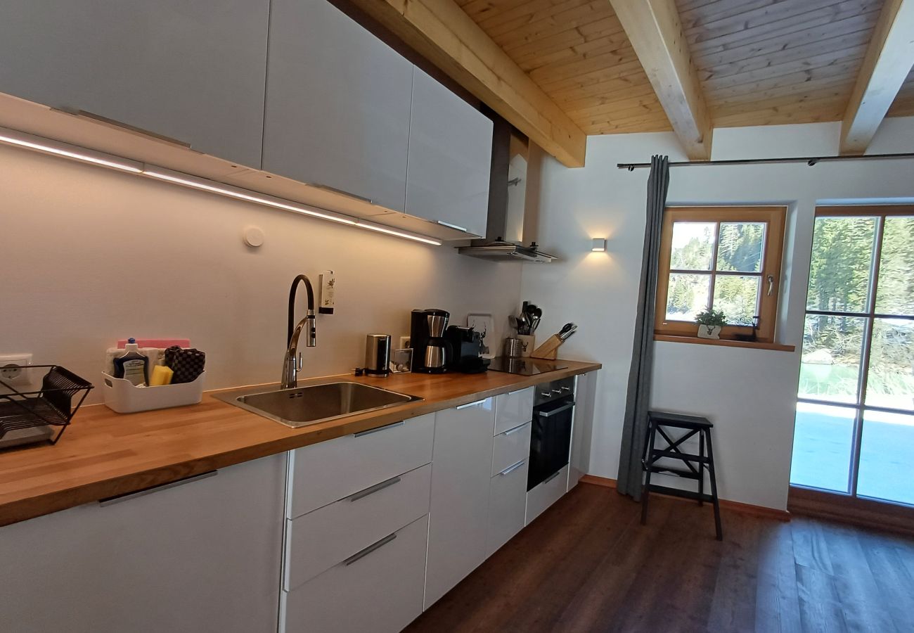 Chalet in Uttendorf - Lodge Seeblick 161 im Tauerndorf Enzingerboden