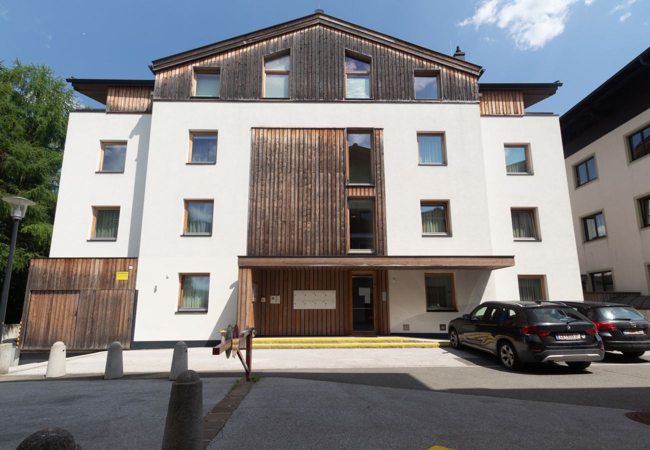 Ferienwohnung in Zell am See - Max Residence im Zentrum mit Terrasse, Garage